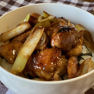 市販のタレを使った焼き鳥丼